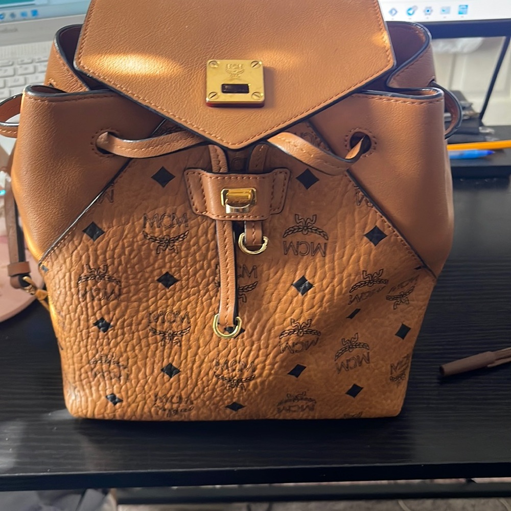 MCM VISETOS LEATHER SOFT BACKPACK  I